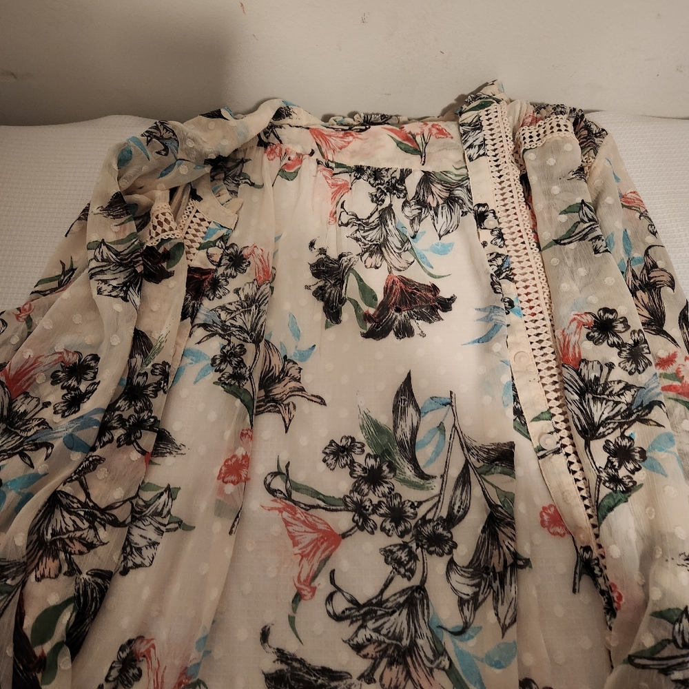 Torrid floral shirt size 4 - Picture 1 of 5